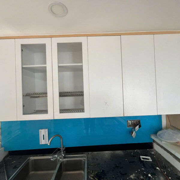 Thanh lý tủ treo tường dài 2m4 mới 90%