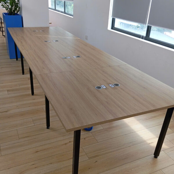 Thanh lý bàn làm việc nhóm 8 người dài 4m