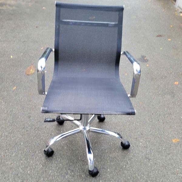 Thanh lý Ghế xoay full lưới mới 95%