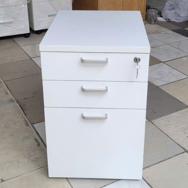 tu-cabin-3-ngan-thanh-ly