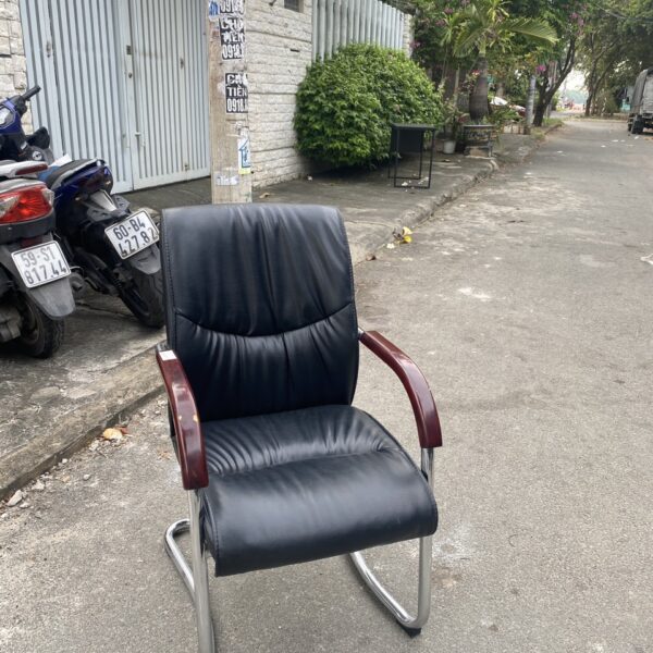 Thanh lý ghế chân quỳ tay ốp gỗ mới 95%