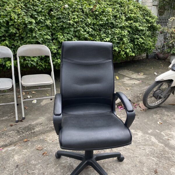 Thanh lý ghế xoay da lưng cao hòa phát mới 95%