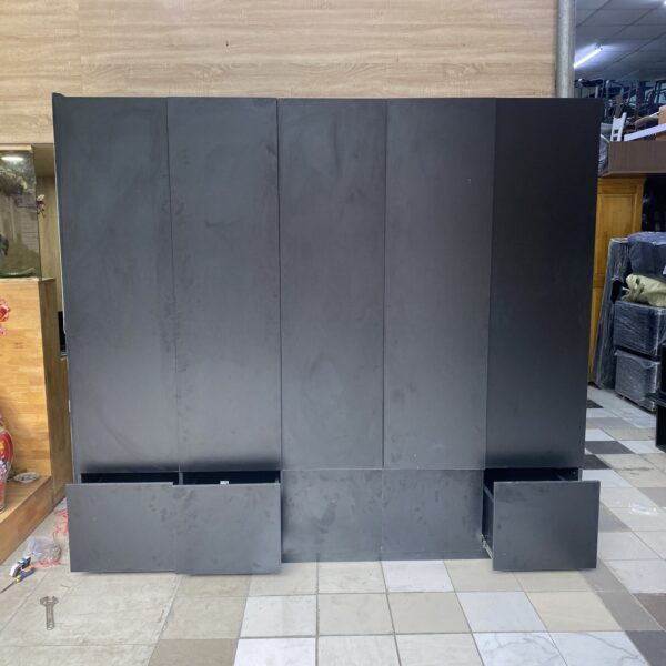 Thanh lý tủ quần áo màu đen 5 cánh mới 95%