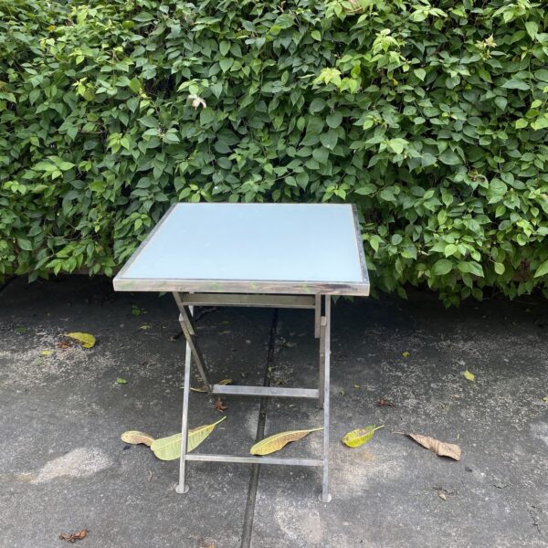 Thanh lý bàn xếp chân inox mặt kính