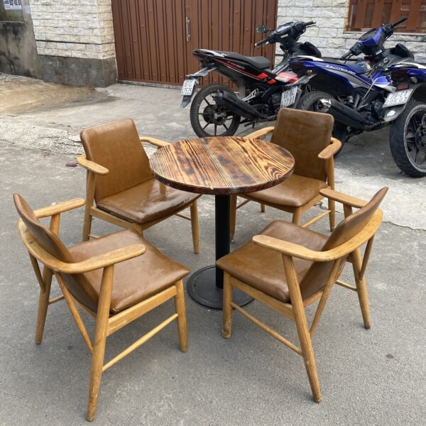 Thanh lý bộ bàn cafe 4 ghế gỗ có tay mới 90%