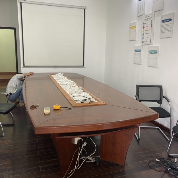 Thanh lý bàn họp 4m x 1m6 hàng cao cấp