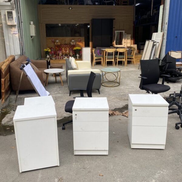 Thanh lý tủ cabinet 3 ngăn màu trắng mới 95%