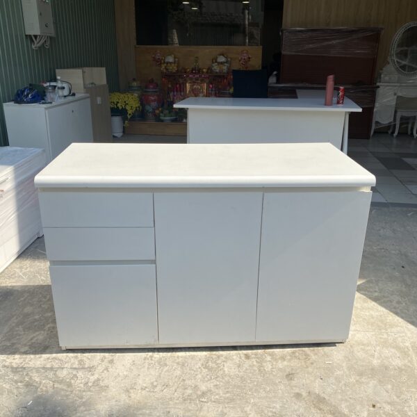 Thanh lý tủ bếp dưới màu trắng mới 95%