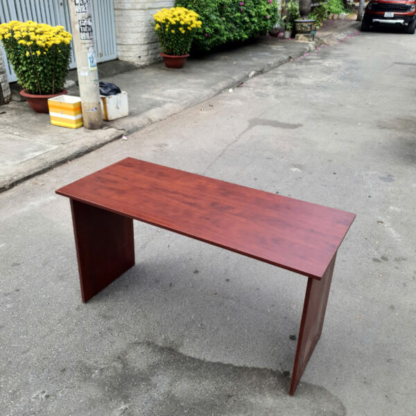 Thanh lý bàn làm việc 1m6 x 60cm giá rẻ