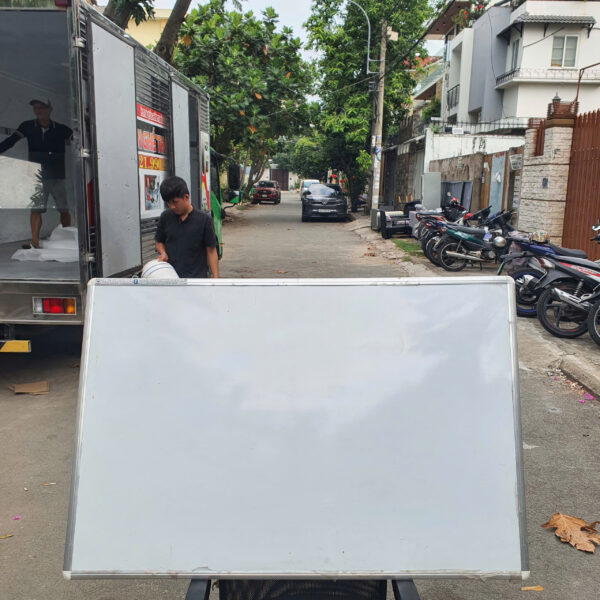Thanh lý bảng viết bút lông 1m2 x 80cm mới 95%