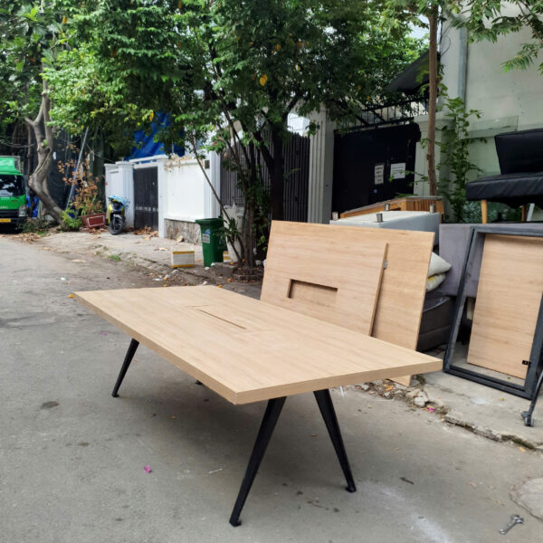 Bàn họp 2m4 x 1m2 chân sắt cao cấp như mới