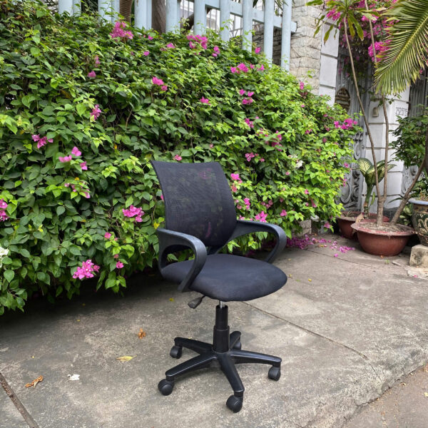 Thanh lý ghế xoay nhân viên văn phòng lưng lưới đen