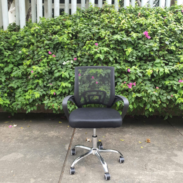 Ghế xoay lưng lưới chân inox tồn kho số lượng lớn