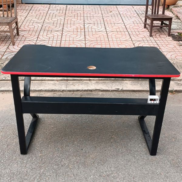 Bàn làm việc 1m2 chân sắt chữ K hiện đại