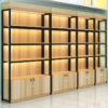 Tủ kệ trưng bày khung sắt mặt gỗ MDF có đèn hiện đại