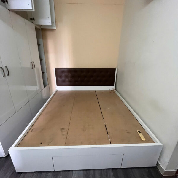 Giường ngủ 1m8x2m cũ có hộc ốp nệm đầu giường