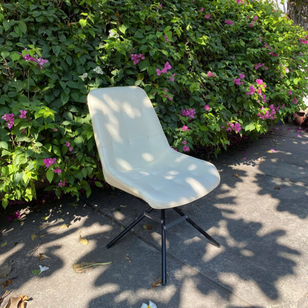 Thanh lý ghế Camila chân chụm xoay bọc da