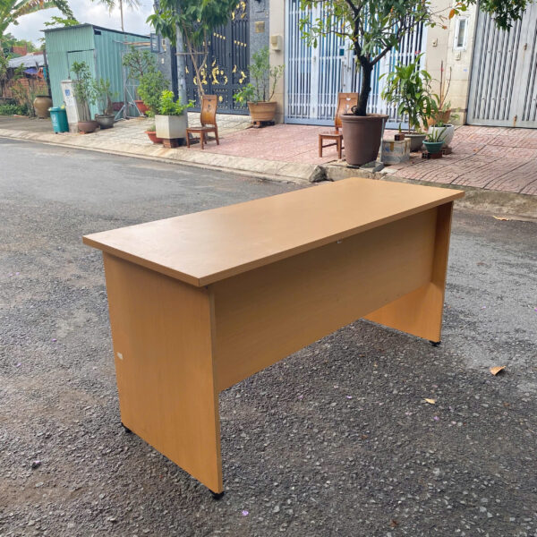 Bàn làm việc Trưởng phòng 1m5x60cm thanh lý
