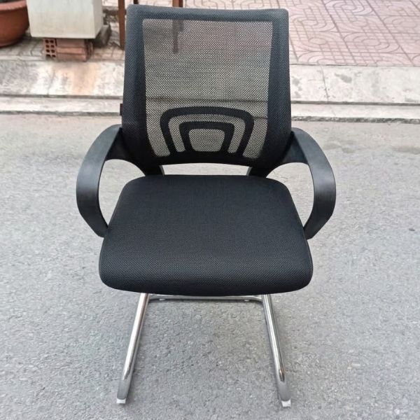 Ghế lưới chân quỳ inox màu đen mới 90%