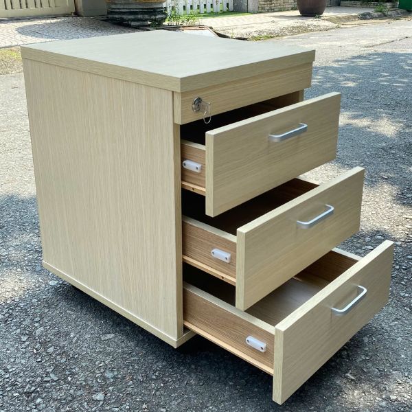 Tủ cabin 3 ngăn màu kem thanh lý