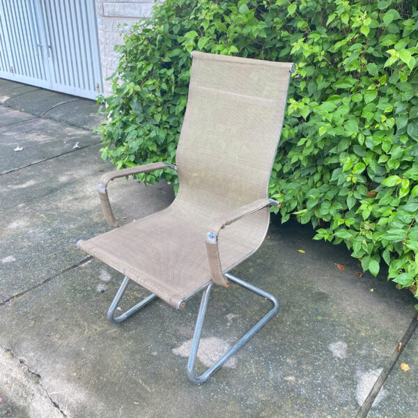 Ghế quỳ lưng lưới cao cũ giá rẻ