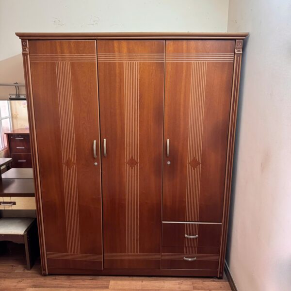 Tủ áo MDF nâu 1m6x2m cũ giá rẻ