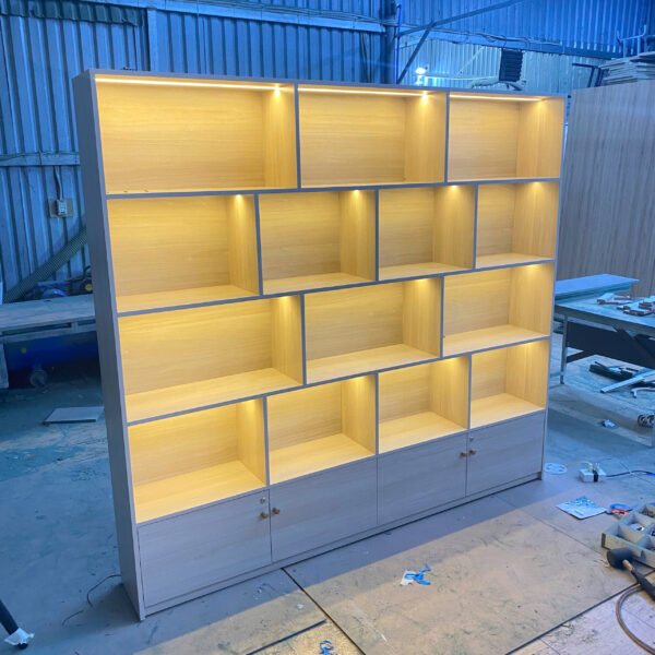 Tủ trưng bày gỗ MDF có LED chống ẩm