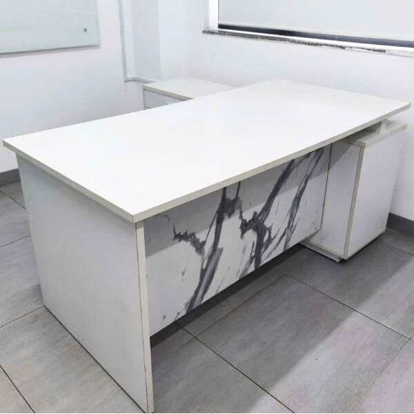 Thanh lý bàn Giám đốc chữ L 1m7x1m6