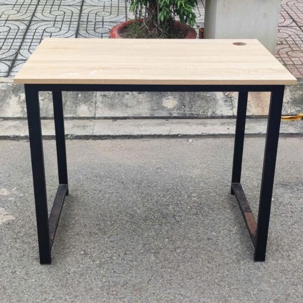 Bàn làm việc chân sắt 80x60cm như mới