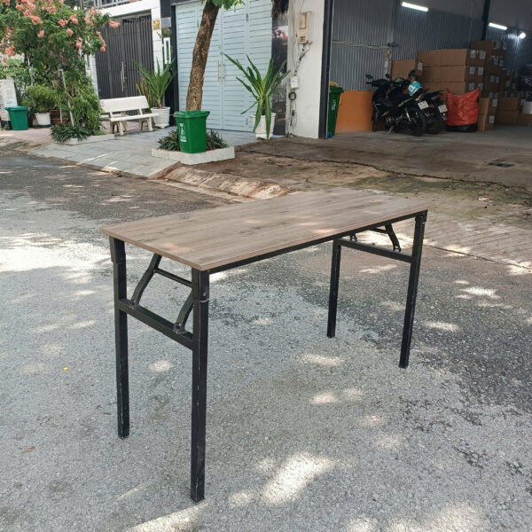 Bàn làm việc chân sắt gấp gọn thanh lý