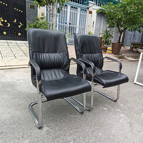 Ghế chân quỳ bọc da chân inox mới 90%