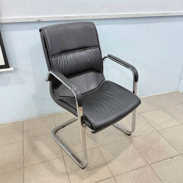 Thanh lý 50 ghế chân quỳ hòa phát bọc da như mới