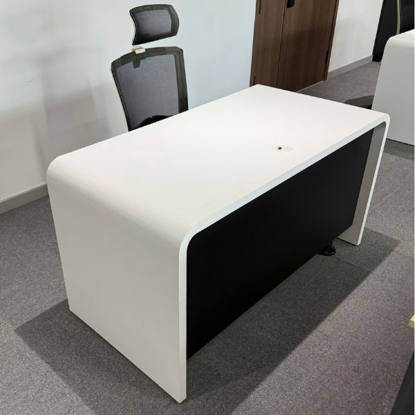 Thanh lý combo bàn giám đốc kèm ghế xoay giao nhanh