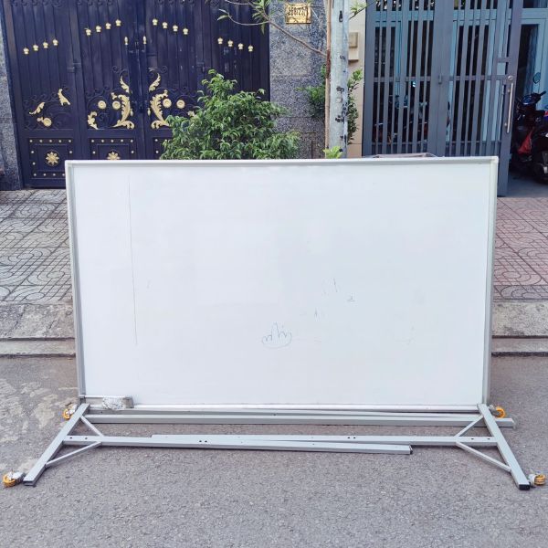 Bảng từ trắng viết bút lông có chân thanh lý giá rẻ