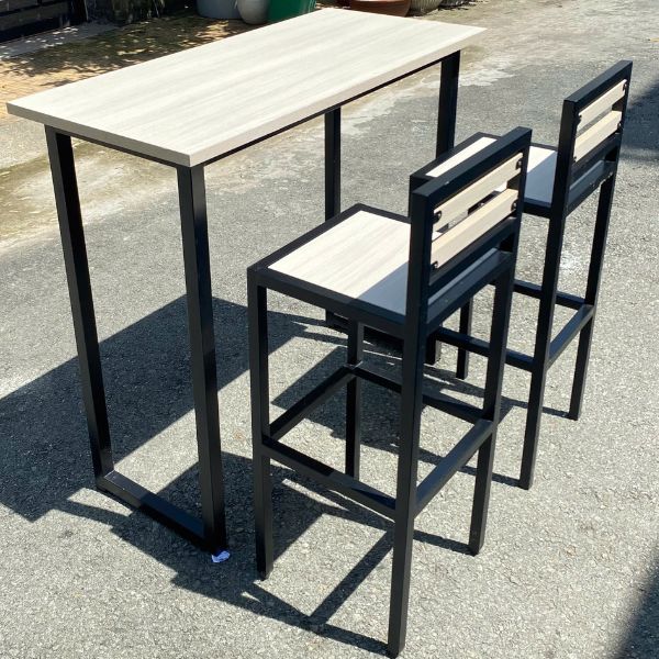 Thanh lý bộ bàn ghế quầy bar chân sắt đẹp như mới