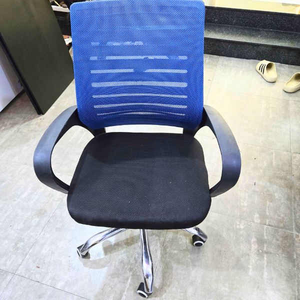 Ghế xoay Hòa Phát lưng lưới xanh thanh lý chính hãng