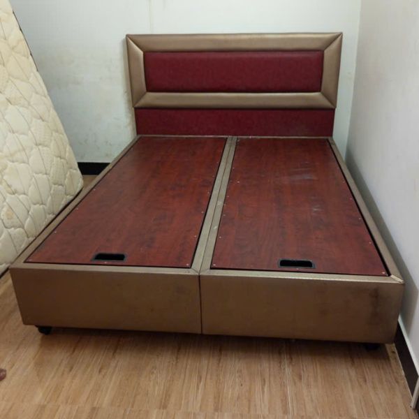 Giường ngủ bọc da 1m6x2m hiện đại mới 90%