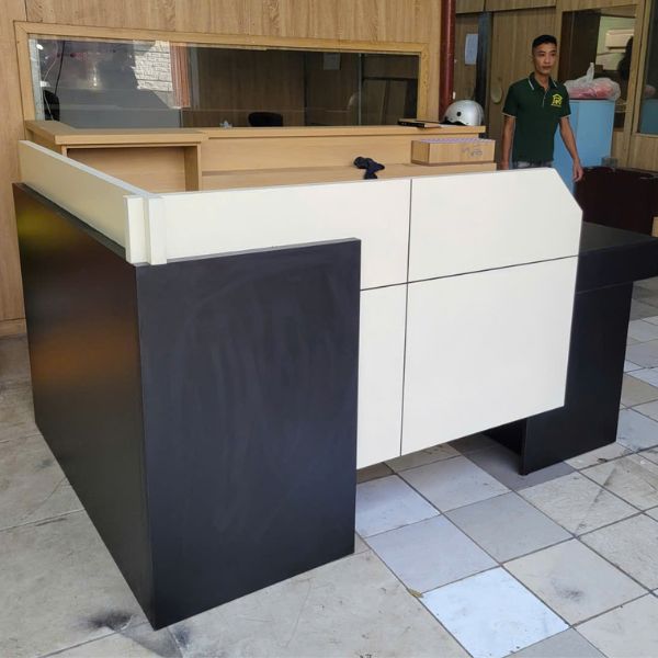 Quầy lễ tân gỗ MDF góc L 1m8x1m2 sang trọng