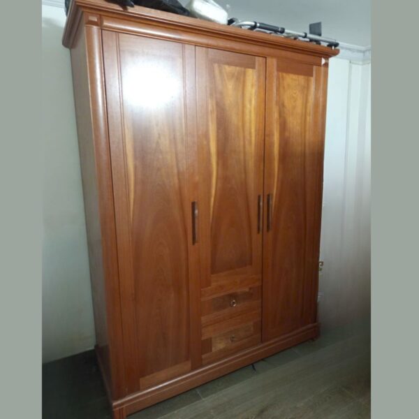Thanh lý tủ quần áo xoan đào cao cấp 3 cánh
