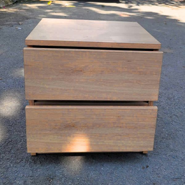 Tủ để đầu giường 2 ngăn gỗ MDF màu nâu tồn kho