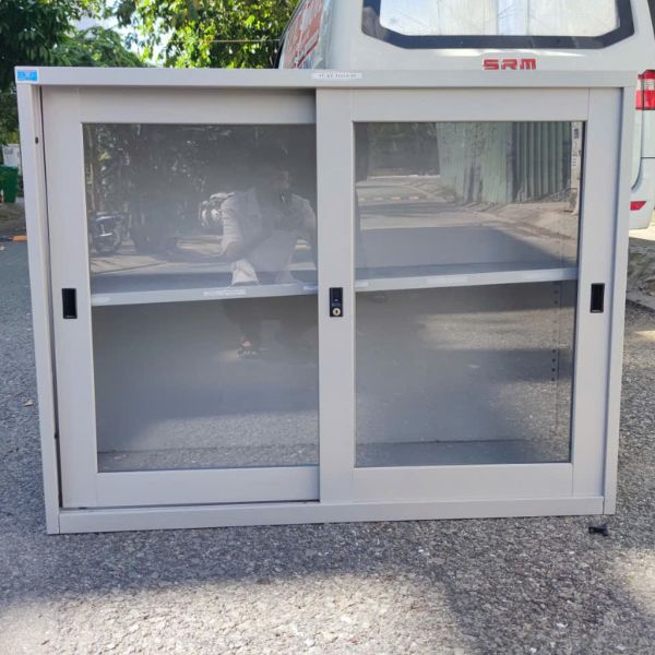 Tủ sắt thấp Hòa Phát cửa kính lùa thanh lý giá rẻ