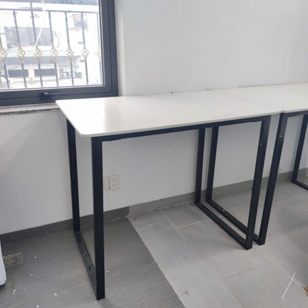 Bàn làm việc chân sắt 1m2x80cm thanh lý