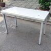 Thanh lý bàn làm việc chân sắt trắng 1m2