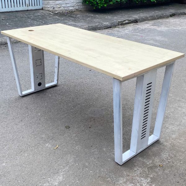 ban-chan-sat-1m6-85cm-cu