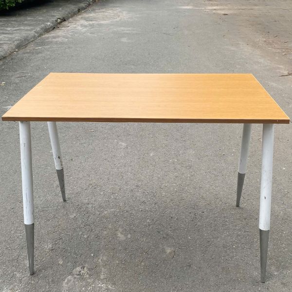 ban-chan-sat-cu-1m-60cm