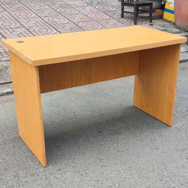 ban-lam-viec-1m2-thanh-ly