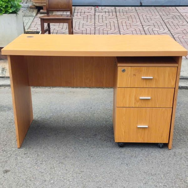 combo-ban-lam-viec-1m2-kem-tu-cabin-cu