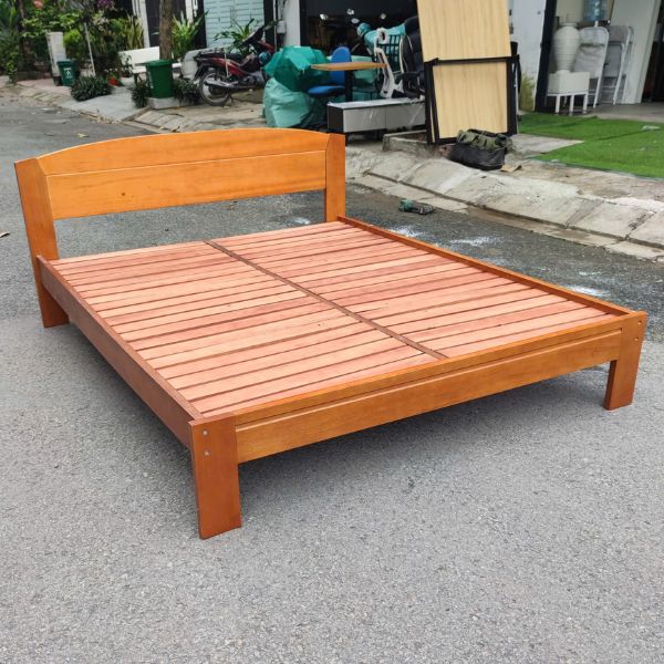 Thanh lý giường vạt cuốn gỗ tự nhiên cao cấp 1m6