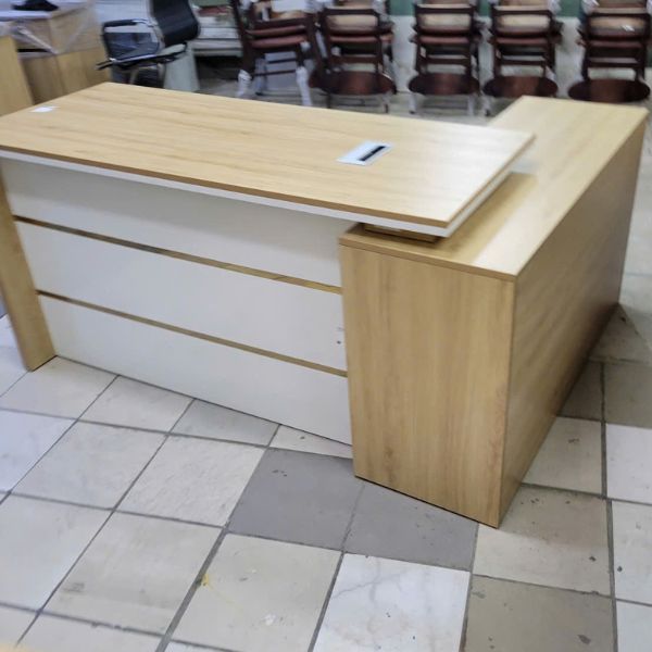 ban-giam-doc-chu-l-dep