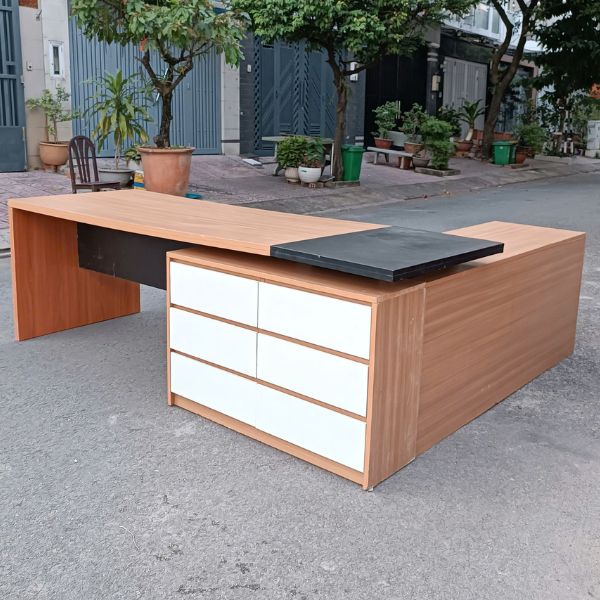 Thanh lý bàn Giám đốc gỗ MDF chữ L 2m3x2m